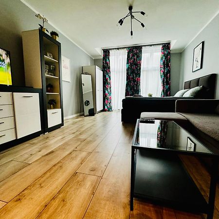 Apartament Flaming Deluxe Z Balkonem - Scisle Centrum Naprzeciwko Pkp I Pks - Self Check In - Darmowy Parking - Pozne Wymeldowanie Do 12 - Wystawiamy Fv Opole Exterior foto