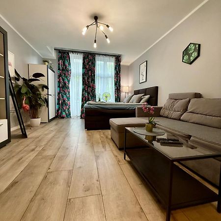 Apartament Flaming Deluxe Z Balkonem - Scisle Centrum Naprzeciwko Pkp I Pks - Self Check In - Darmowy Parking - Pozne Wymeldowanie Do 12 - Wystawiamy Fv Opole Exterior foto