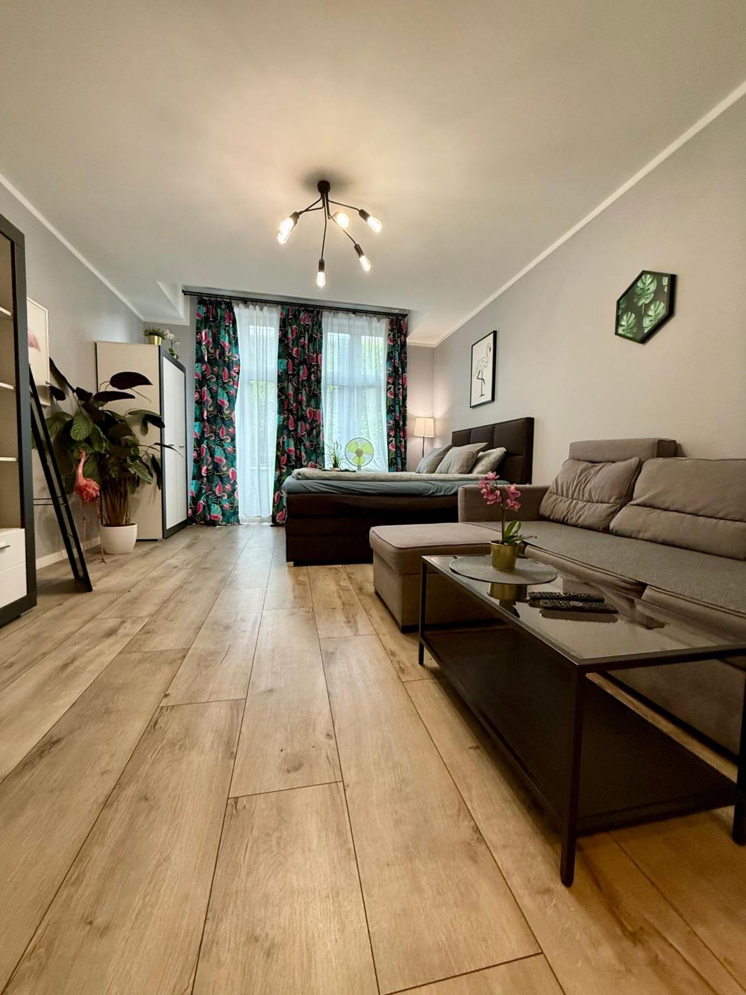 Apartament Flaming Deluxe Z Balkonem - Scisle Centrum Naprzeciwko Pkp I Pks - Self Check In - Darmowy Parking - Pozne Wymeldowanie Do 12 - Wystawiamy Fv Opole Exterior foto