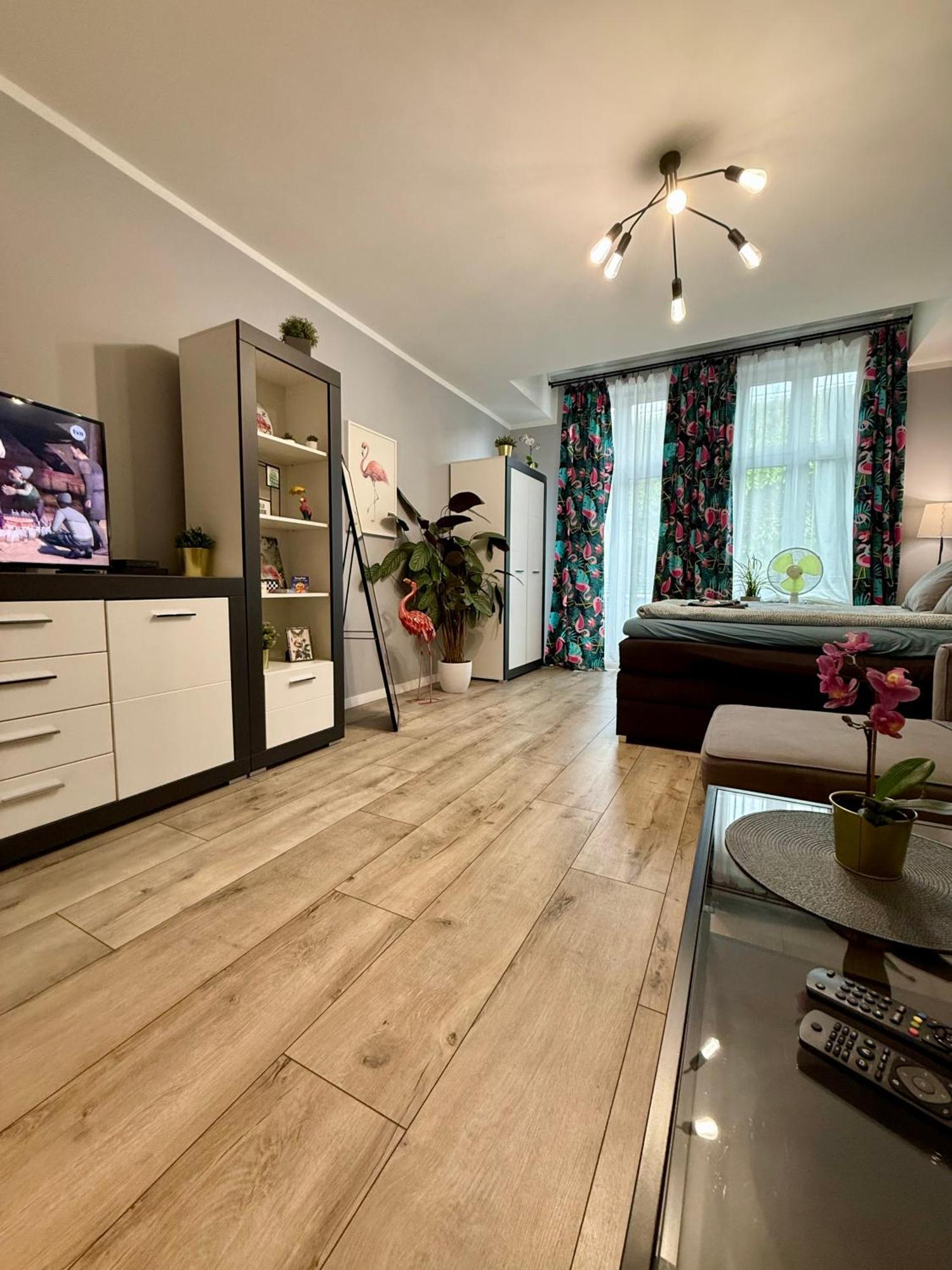 Apartament Flaming Deluxe Z Balkonem - Scisle Centrum Naprzeciwko Pkp I Pks - Self Check In - Darmowy Parking - Pozne Wymeldowanie Do 12 - Wystawiamy Fv Opole Exterior foto